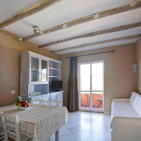 At Baia De Bahas Apartment *