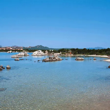 At Baia De Bahas Apartment